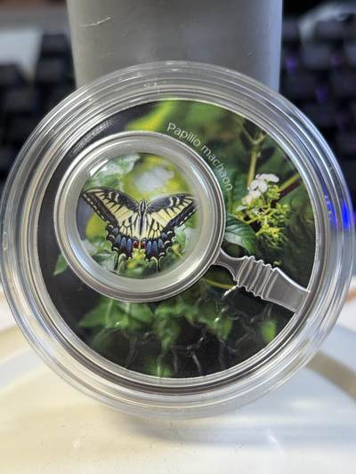 第193期拍卖 - 喀麦隆2024年自然之美系列金凤蝶彩色精制纪念银币,999银，发行555枚，17.5克，