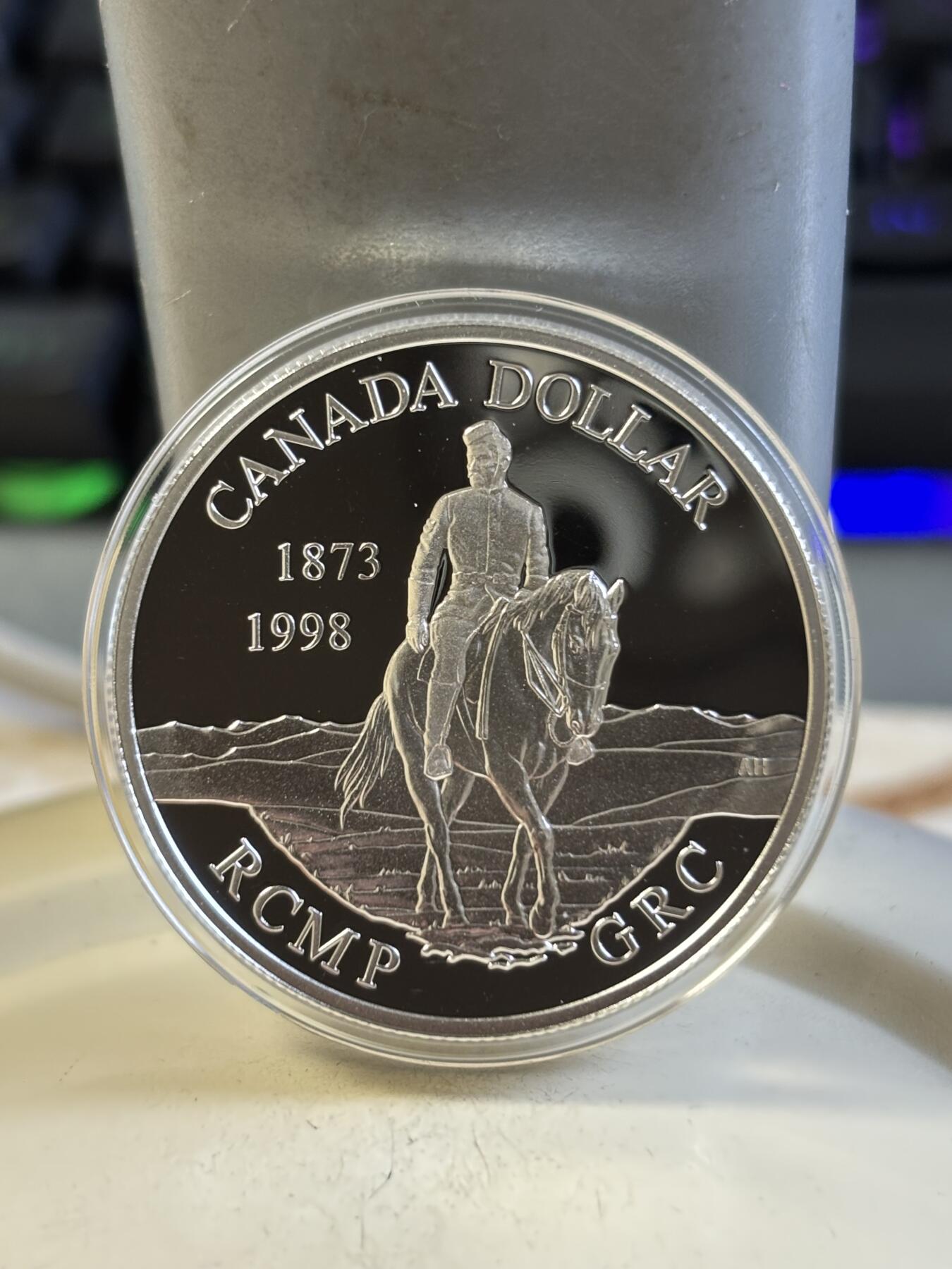 第193期拍卖 获奖加拿大1998年皇家骑警成立125周年精制银币，925银，25.175克