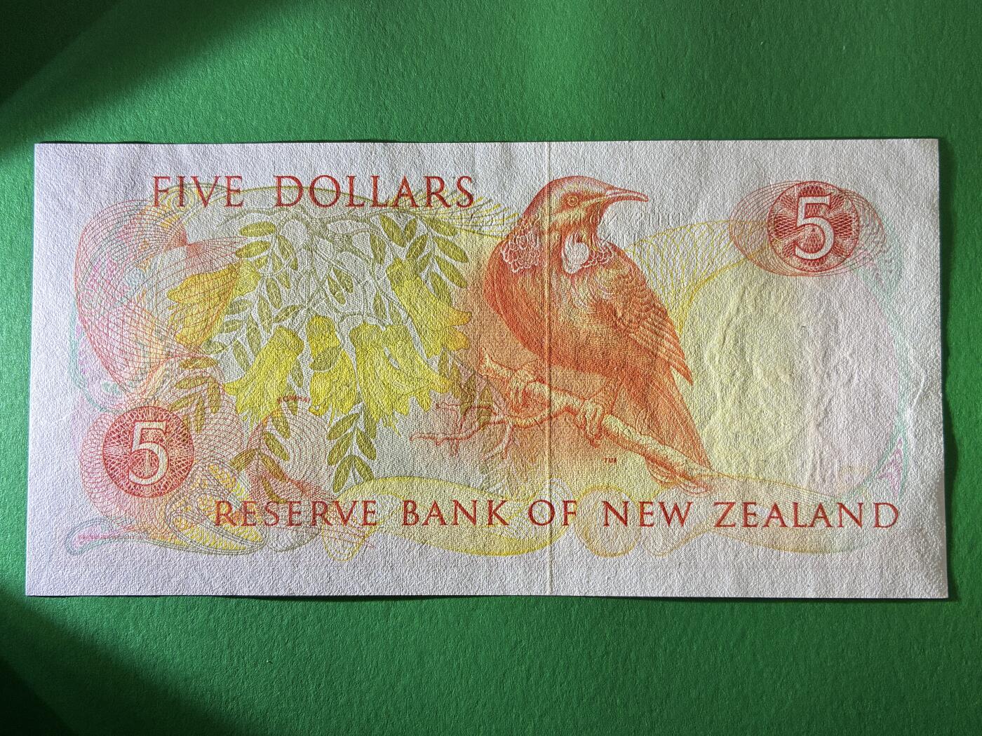 咖啡豆•收藏 2026年Mar_13th世界各国纸币拍卖 新西兰 1989-92年 5元 AU-UNC 外国纸币 女王钞