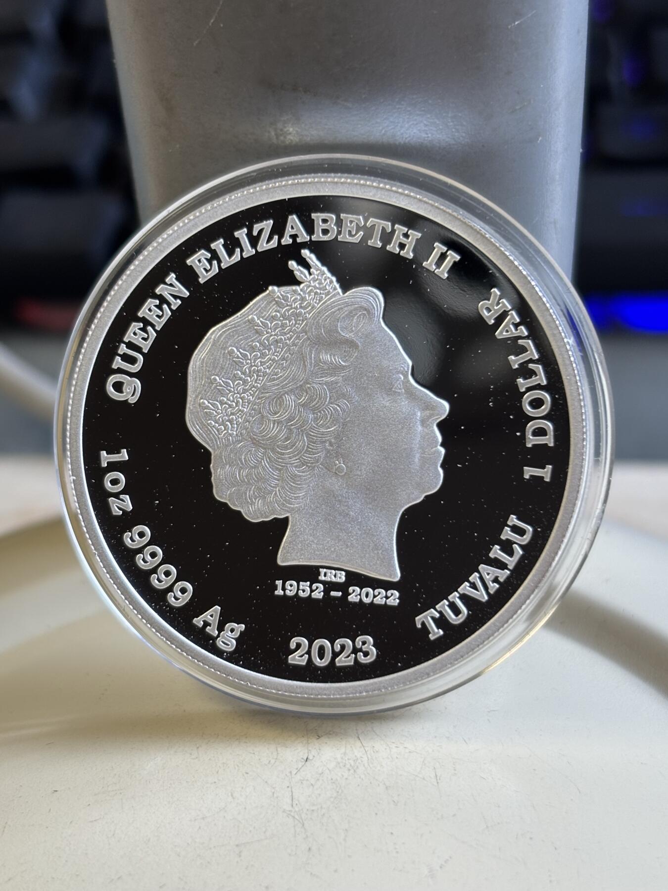 第193期拍卖 图瓦卢2023年极光系列北半球风光1盎司纪念彩银币，999银，发行2000枚