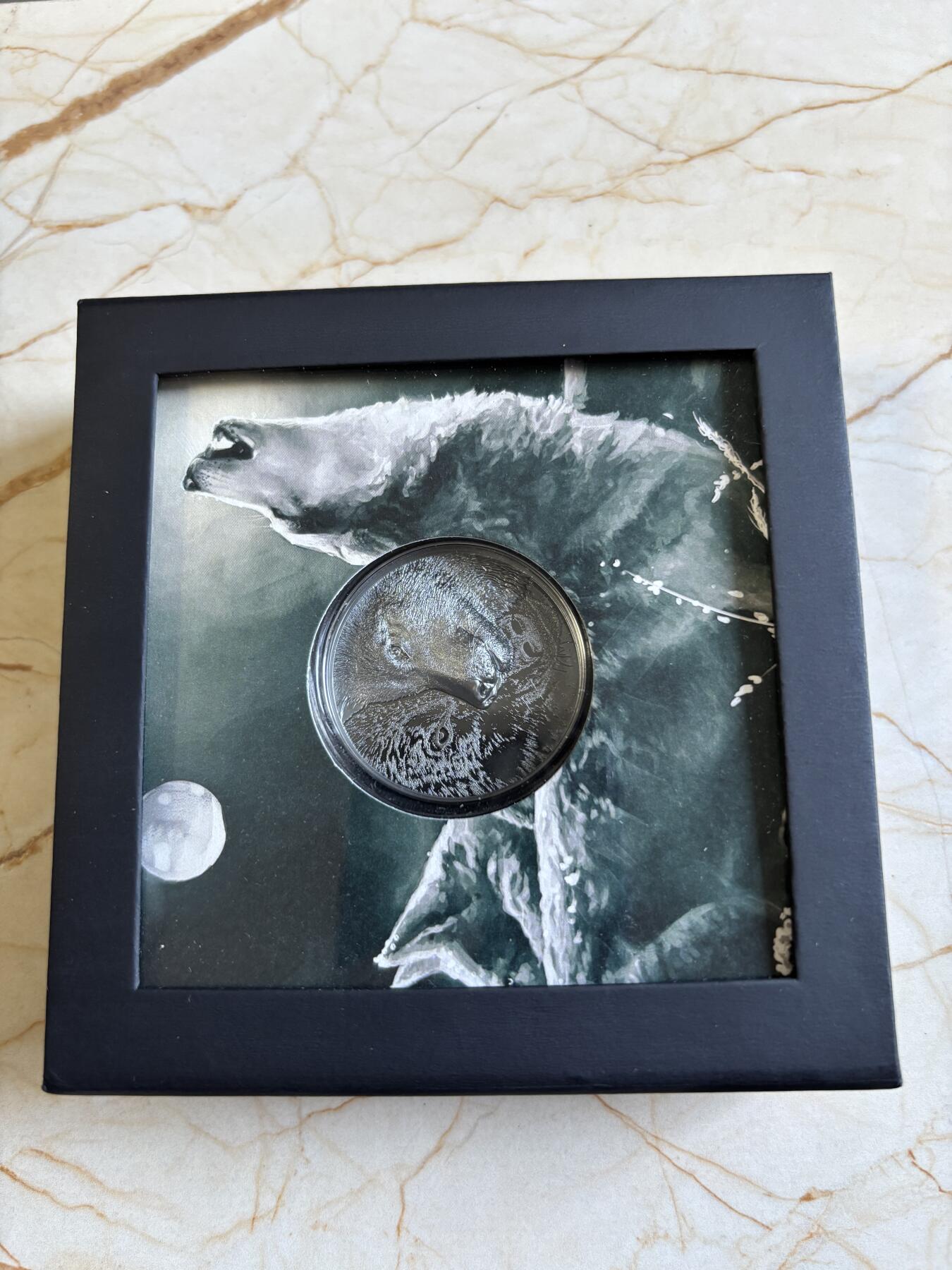 第193期拍卖 蒙古2021年大自然狼2盎司双面高浮雕黑色银币，999银，发行999枚