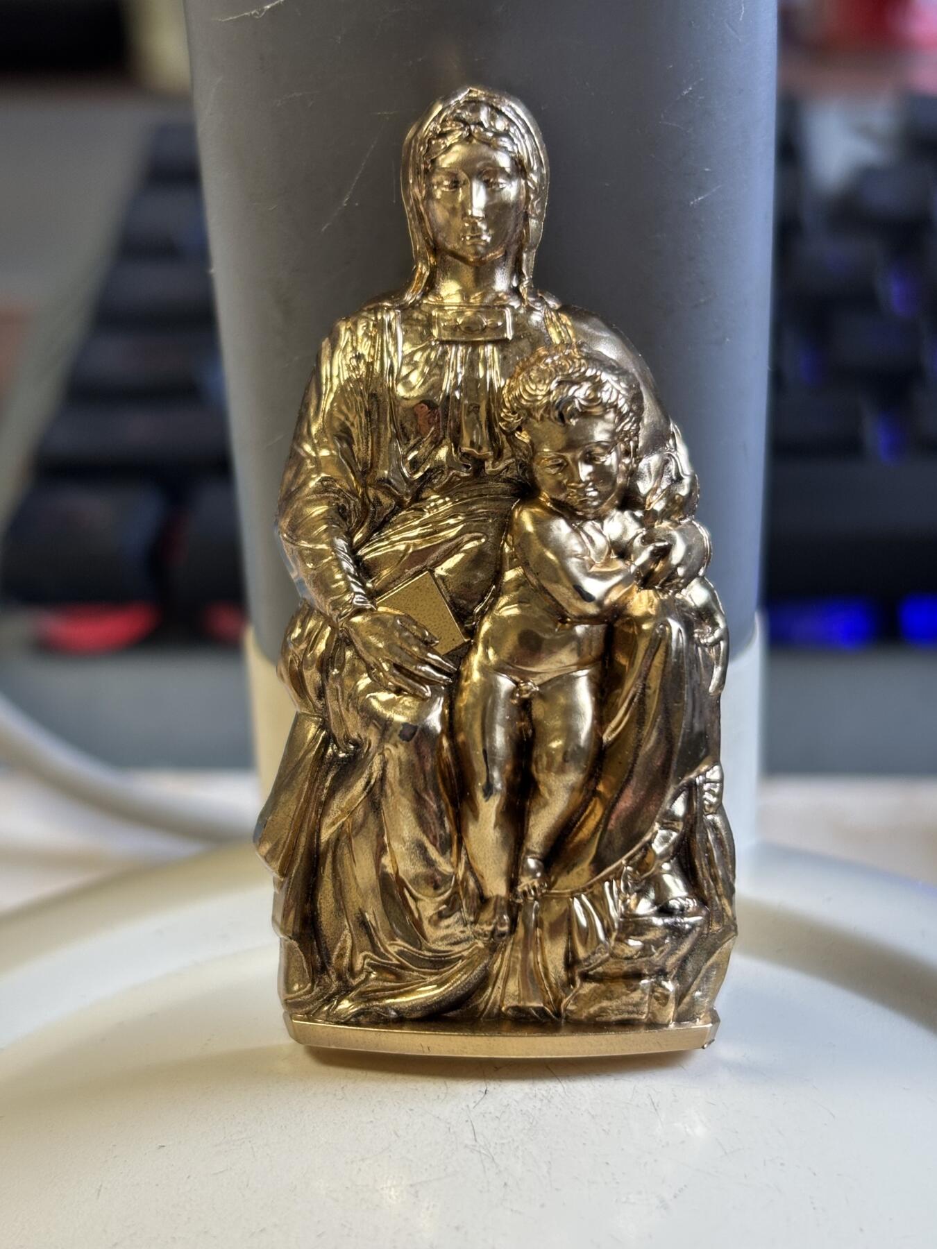 第193期拍卖 库克2020年圣母麦当娜和圣子3盎司立体镀金银币，999银，发行501枚