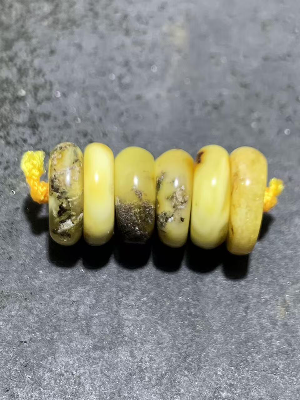 天然乌克兰蜜蜡随形通货隔片一组，