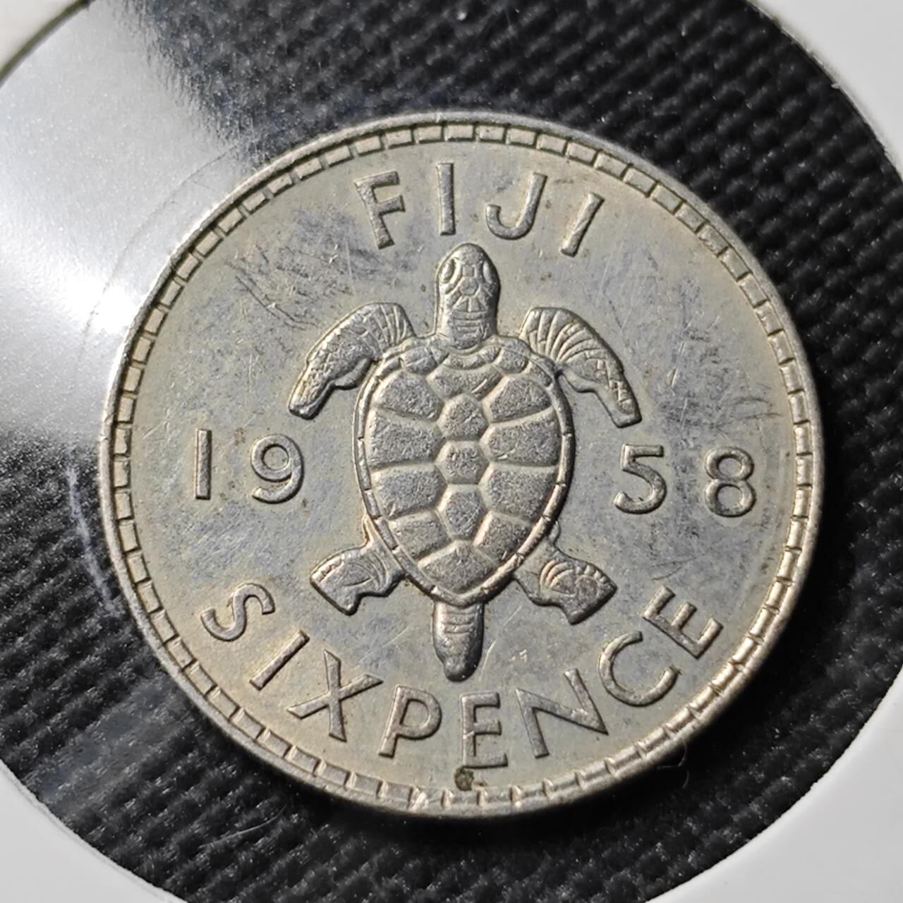 KK钱币收藏小铺   第403期 2月预留时间 周末发货 1958斐济6便士 