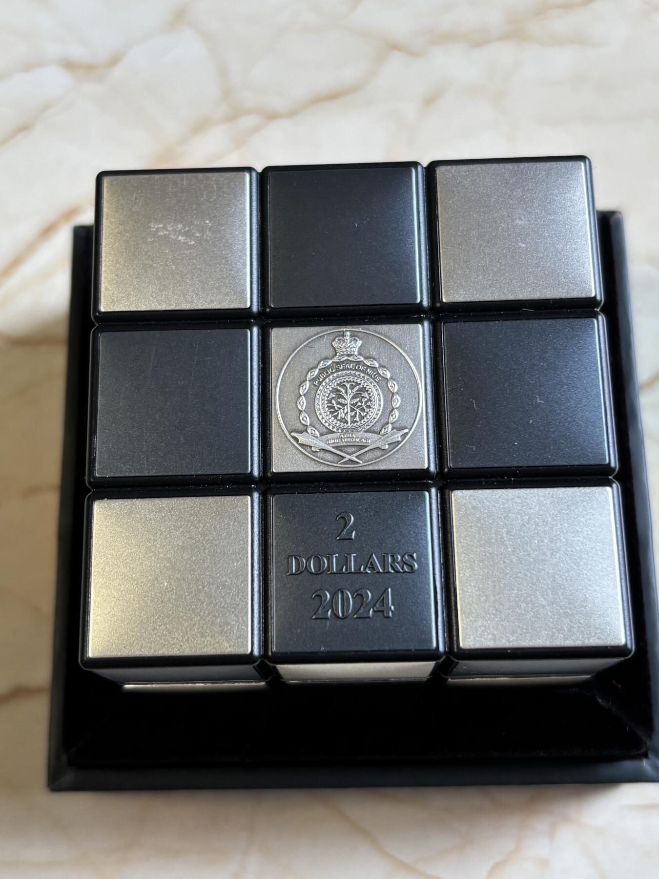 第193期拍卖 纽埃2024年魔方2盎司异形纪念银币，999银，发行499枚