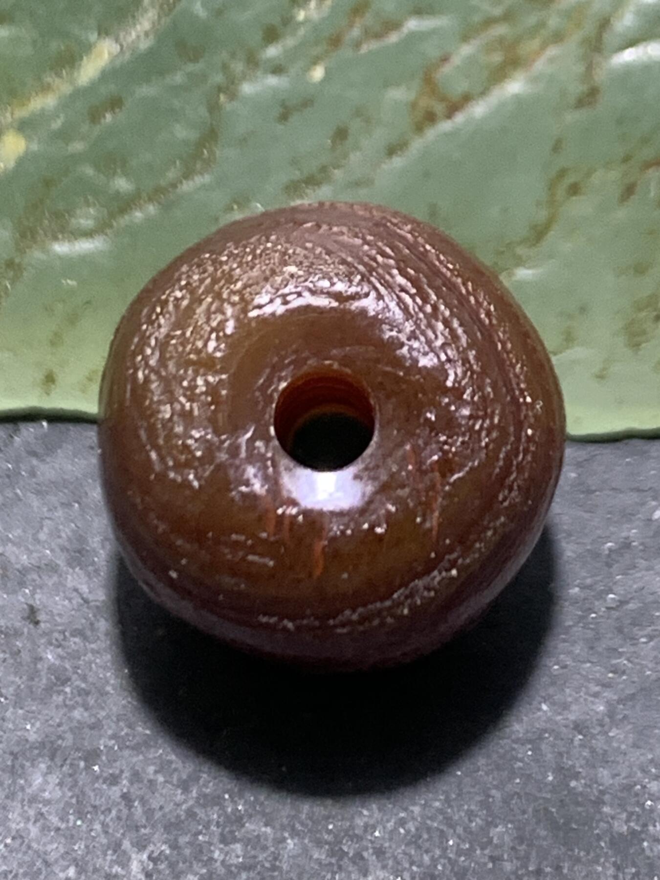 精美高玉化千层风化纹缠丝玛瑙老形桶珠一颗，