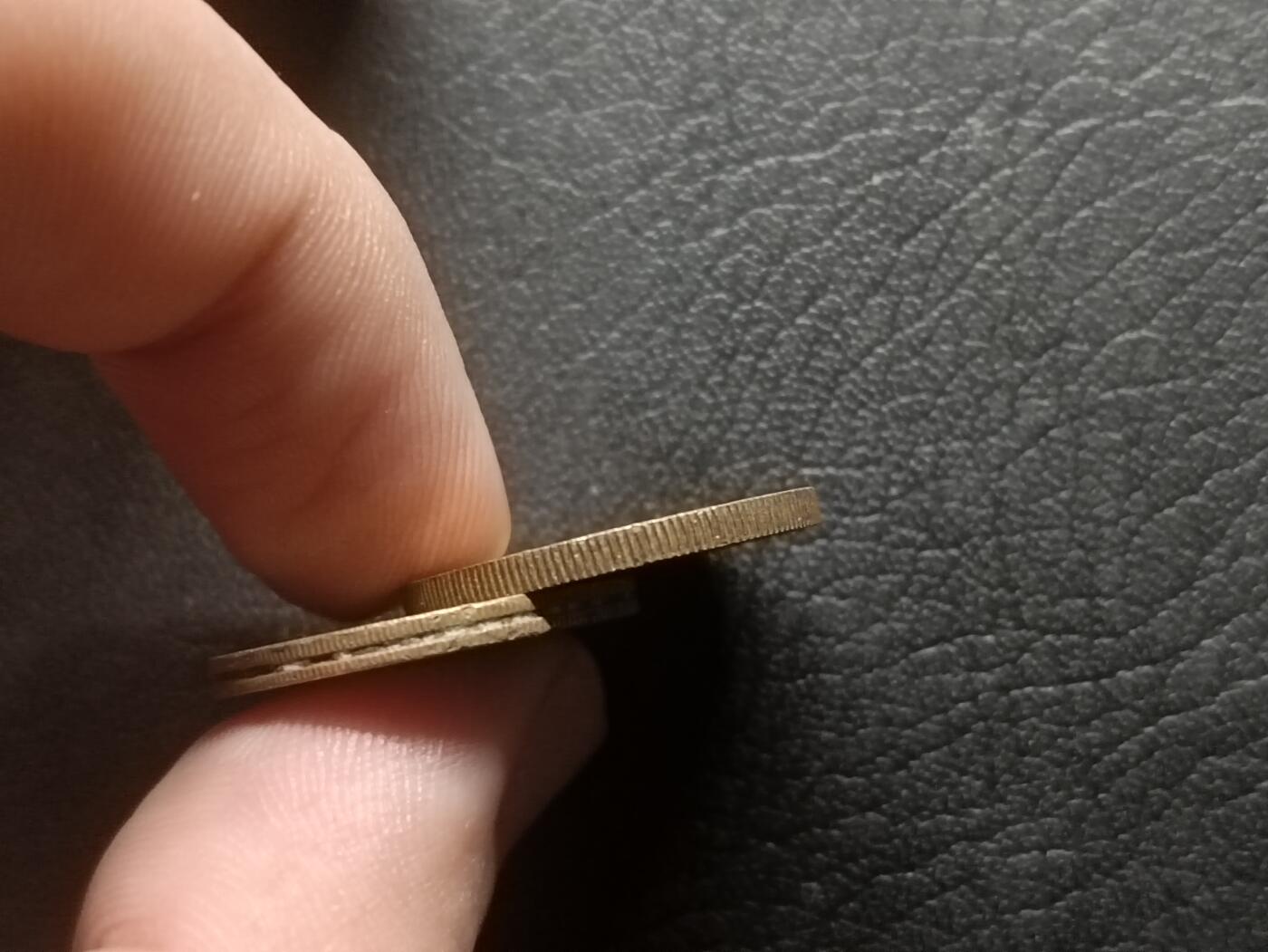 荟藏特别场次第六期——“社长的钢镚堆” 香港大一毫两枚，夹心边版+实心边版，尖顶冠女王