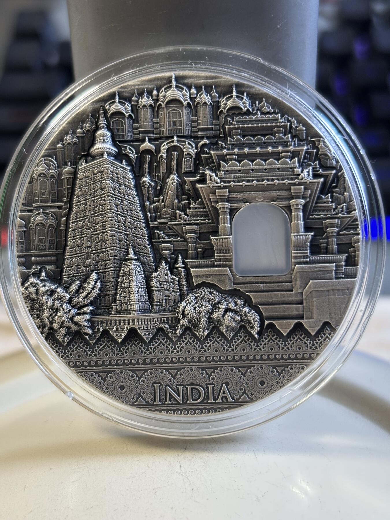 第193期拍卖 纽埃2020年古文明系列5印度文明镶玛瑙纪念银币，999银，发行500枚