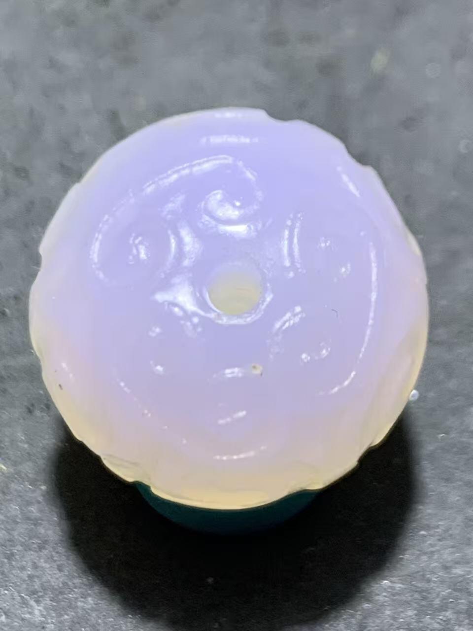 稀有紫罗兰高冰荧光润料玛瑙随形回纹珠一颗，