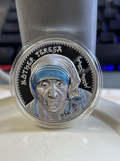 第193期拍卖 - 蒙古2022年伟人系列特蕾莎修女1盎司精制彩色银币,999银，发行量1000枚