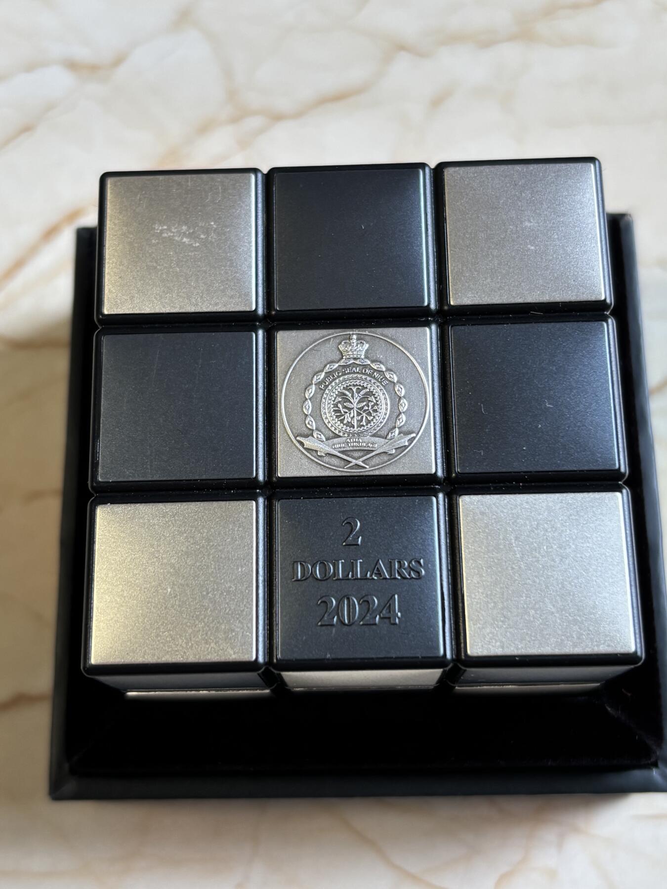 第193期拍卖 纽埃2024年魔方2盎司异形纪念银币，999银，发行499枚