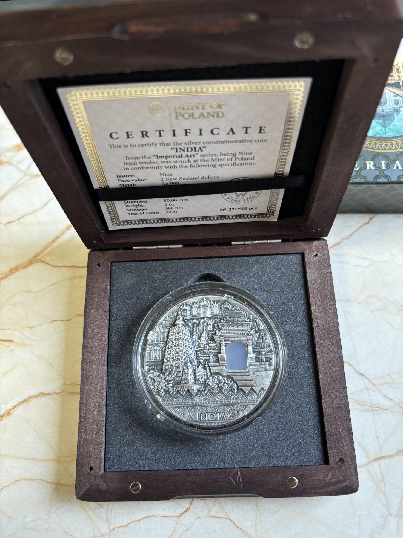第193期拍卖 纽埃2020年古文明系列5印度文明镶玛瑙纪念银币，999银，发行500枚