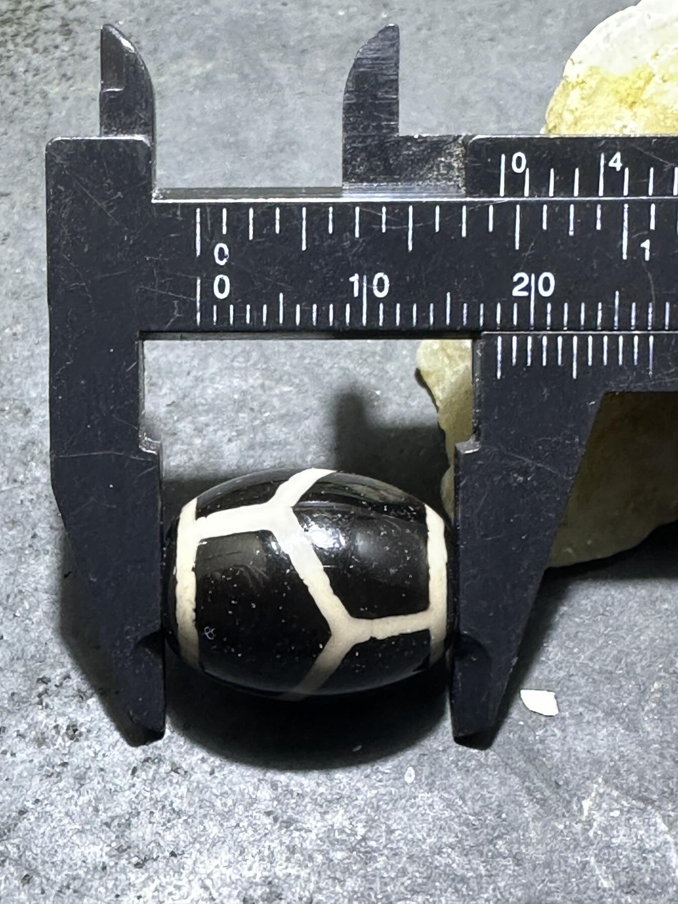 仅此一颗，精品藏传龟甲玛瑙天珠一颗