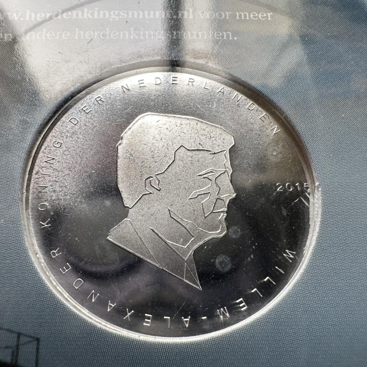 🌹外币初藏🌹🐯2026年第26场  各国纪念币专场 每周二四六晚8️⃣点 接代拍 荷兰2015年滑铁卢战役200周年5欧元镀银纪念币，直径33mm，重10.5g