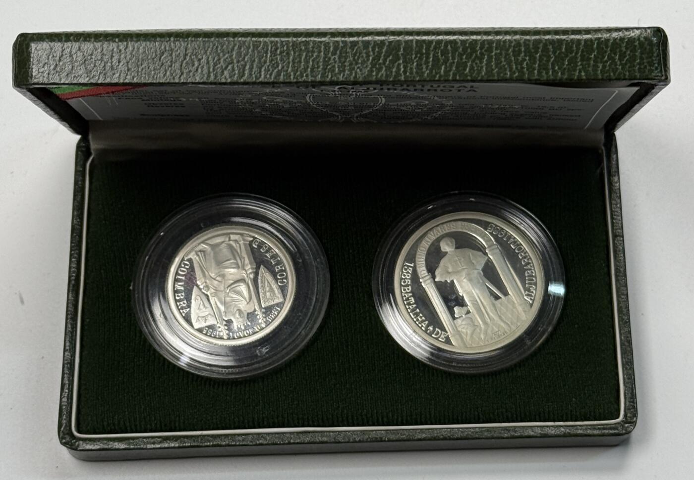 S&S Numismatic世界钱币-拍卖 第121期  葡萄牙1985年 阿尔茹巴罗塔战役(6世纪葡萄牙重要的对抗西班牙的战役）25和100埃斯库多精制纪念银币2枚全套 11+16.5克925银 发行量：5000 盒证全