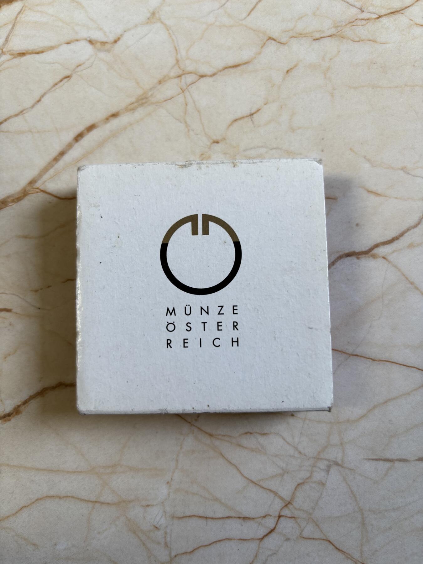 第193期拍卖 奥地利2003年发行施洛斯霍夫宫殿精制纪念银币，925银，16克