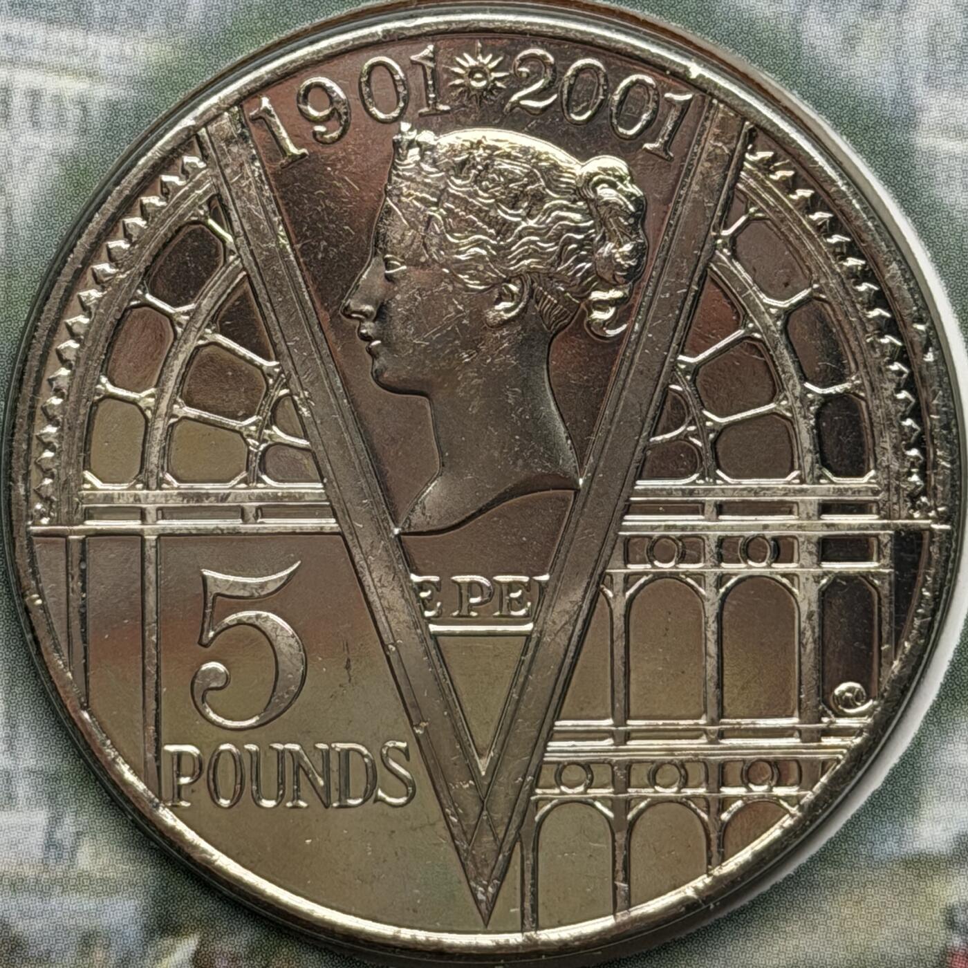 ＜星葵🌻钱币社＞硬币场·第71期·3月10日发货 〈邮币封·签名版〉英国2001年维多利亚女王逝世100周年5镑克朗型纪念币