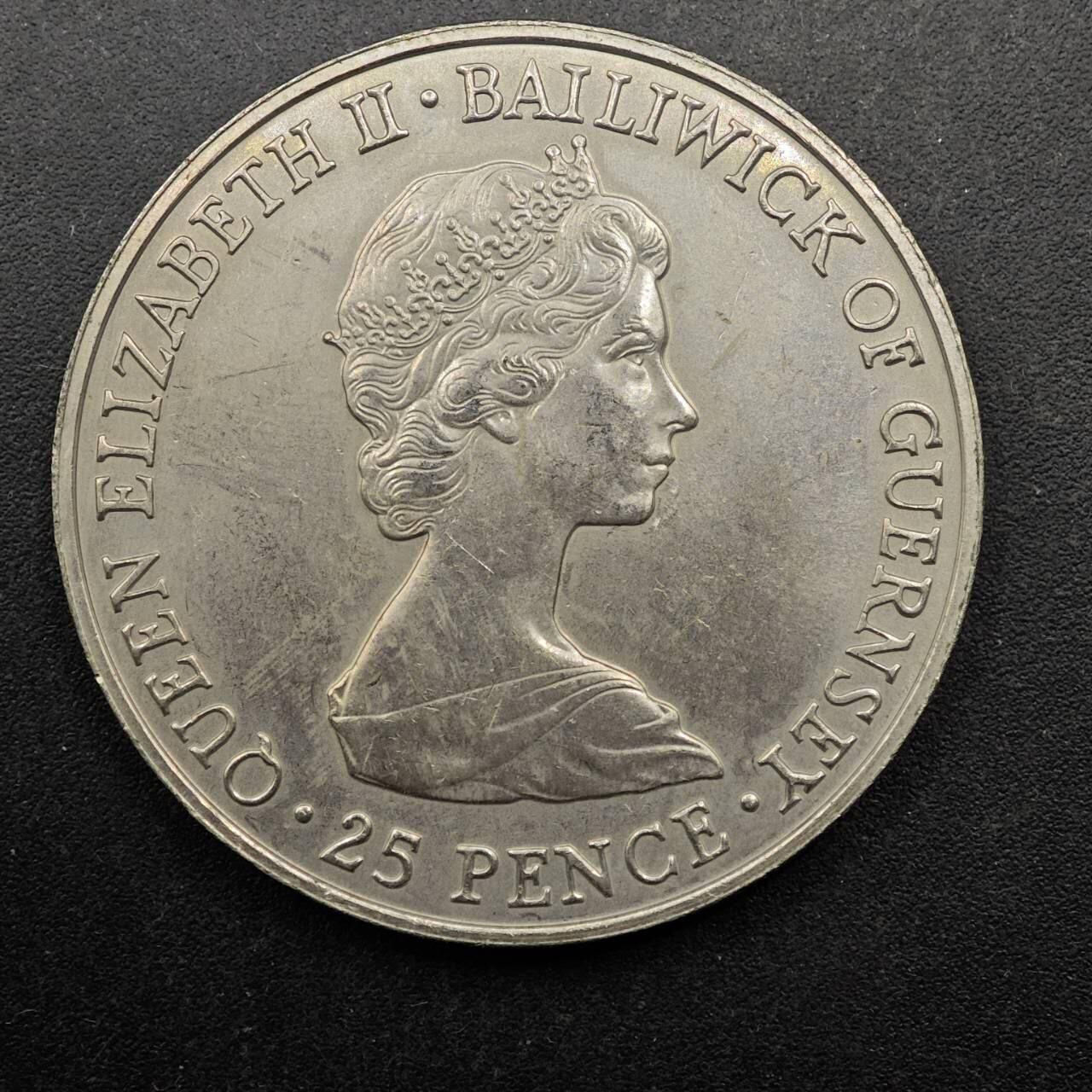  【淘币小摊】限时拍第八百七十八拍   克朗币邮币封场    每周一统一发货 根西岛1980年女王母亲25便士纪念币