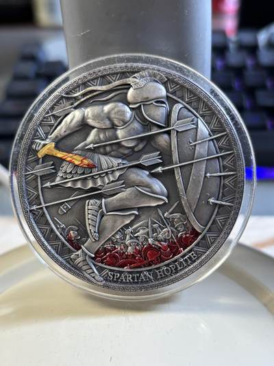第192期拍卖 - 喀麦隆2019年勇士系列1斯巴达战士高浮雕3盎司仿古银币，999银，发行500枚