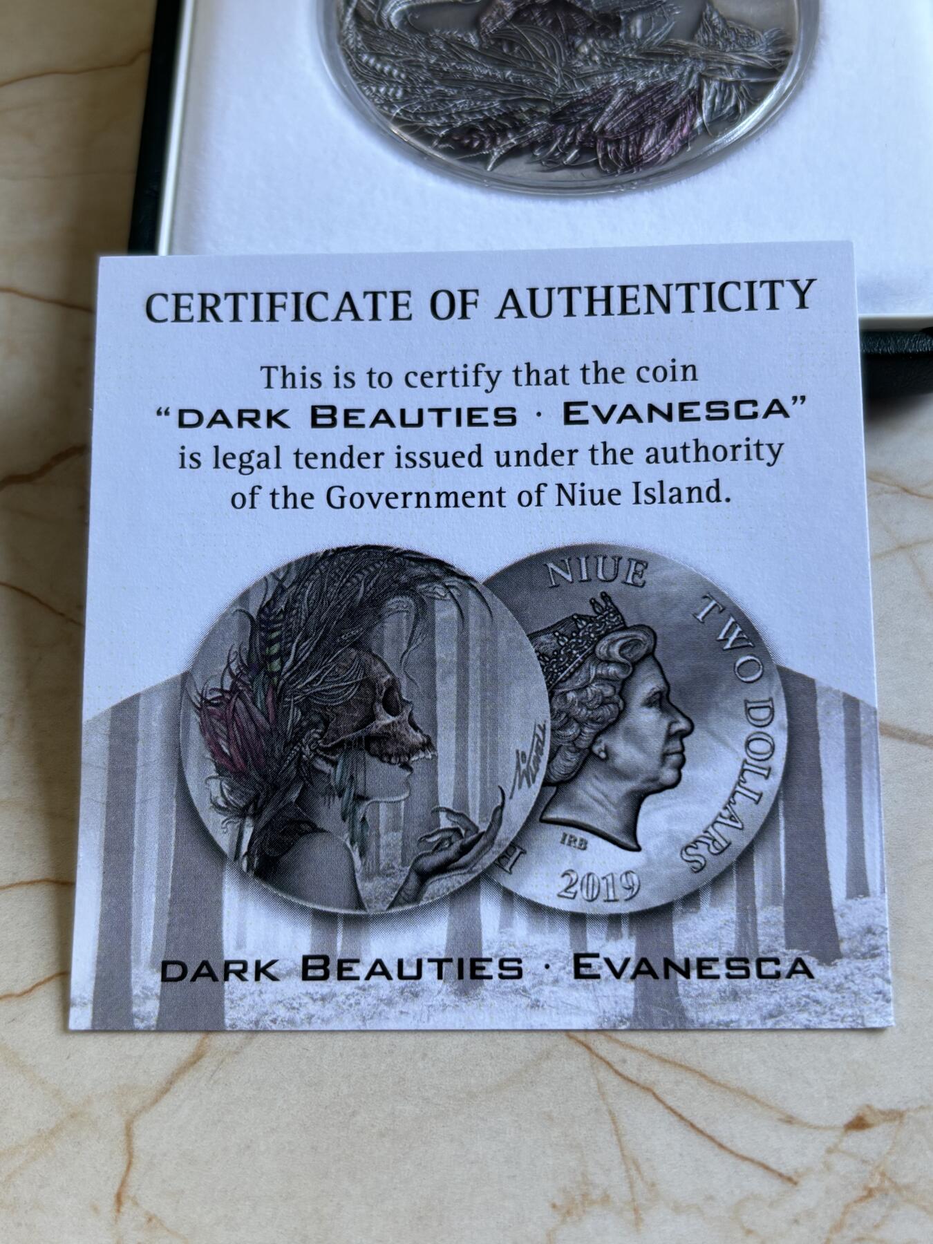 第193期拍卖 纽埃2019年黑暗女神系列2EVANESCA50克纪念彩银币，999银，50克，发行500枚