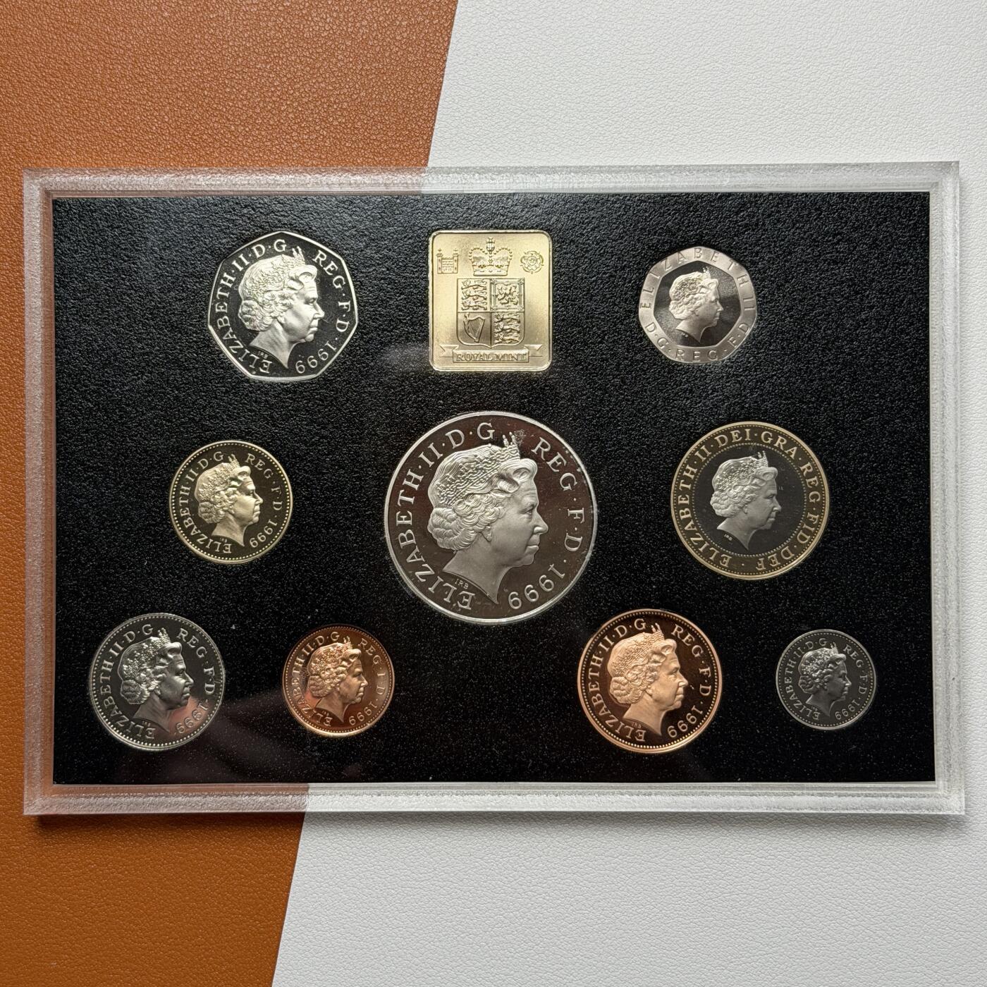 ＜星葵🌻钱币社＞硬币场·第71期·3月10日发货 英国1999年戴安娜王妃红盒精制纪念套币