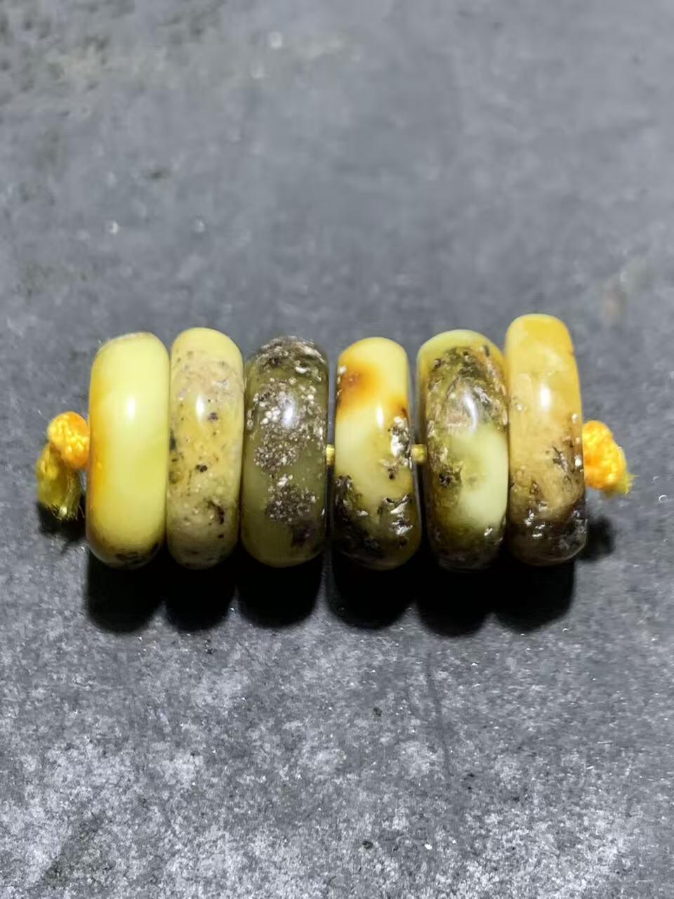 天然乌克兰蜜蜡随形通货隔片一组，