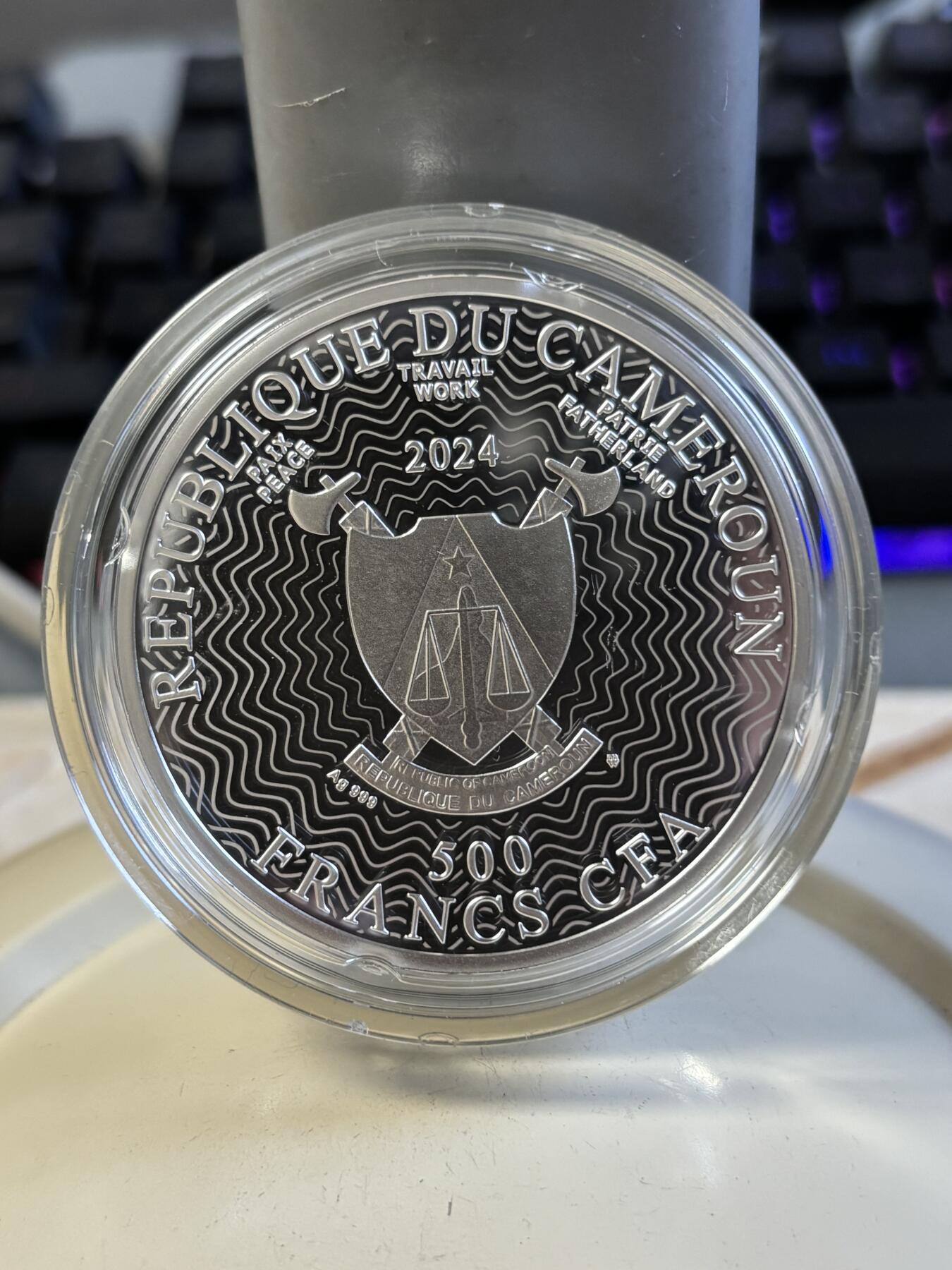 第193期拍卖 喀麦隆2024年自然之美系列金凤蝶彩色精制纪念银币,999银，发行555枚，17.5克，