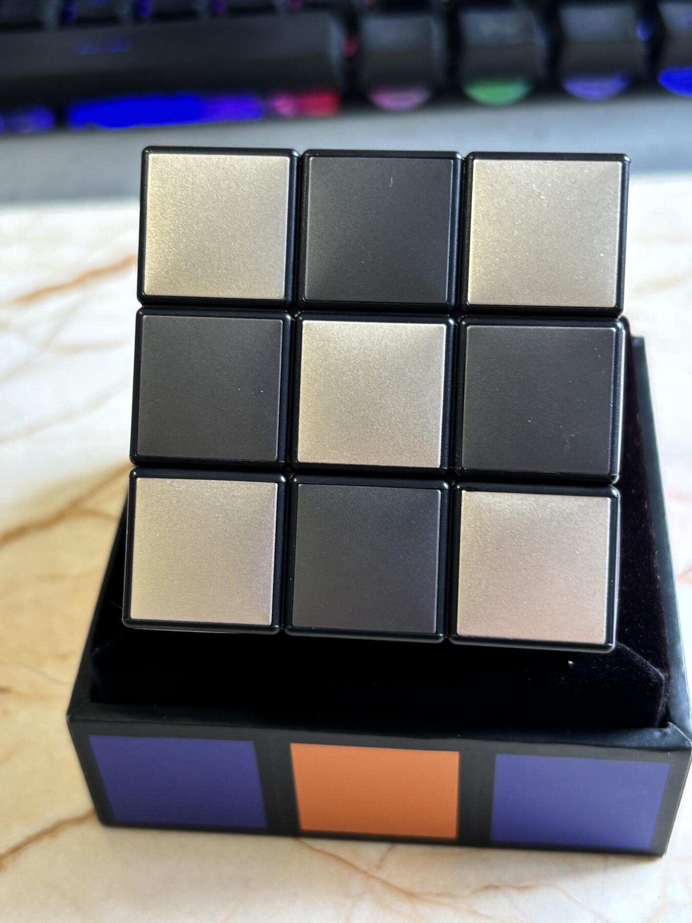 第193期拍卖 纽埃2024年魔方2盎司异形纪念银币，999银，发行499枚