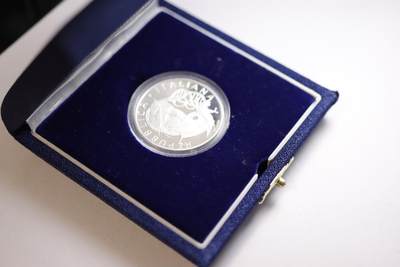 观钱近现代机制币拍卖No.003  意大利 1989 年 “抗癌斗争” 500 里拉纪念银币