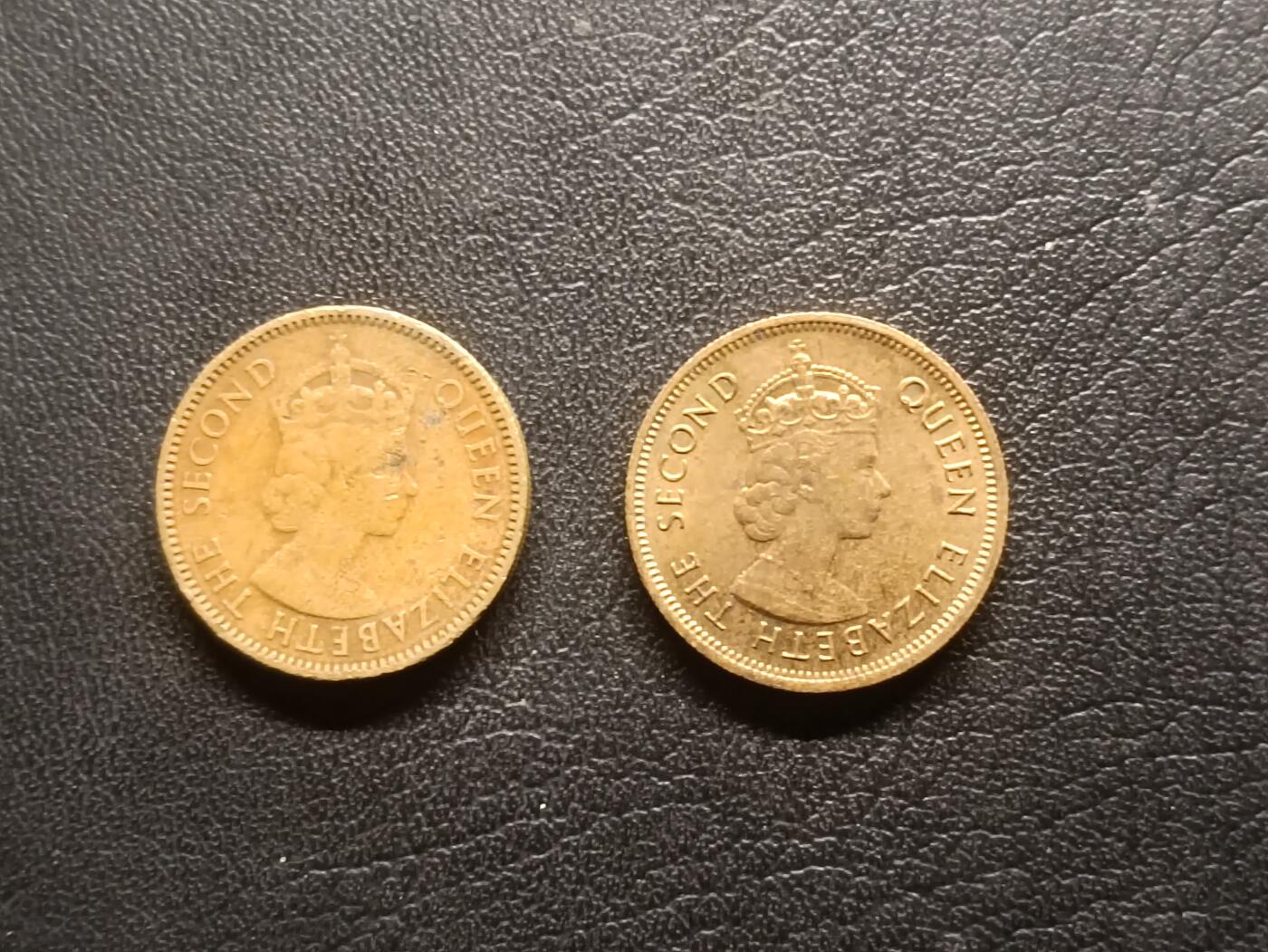 荟藏特别场次第六期——“社长的钢镚堆” 香港大一毫两枚，夹心边版+实心边版，尖顶冠女王