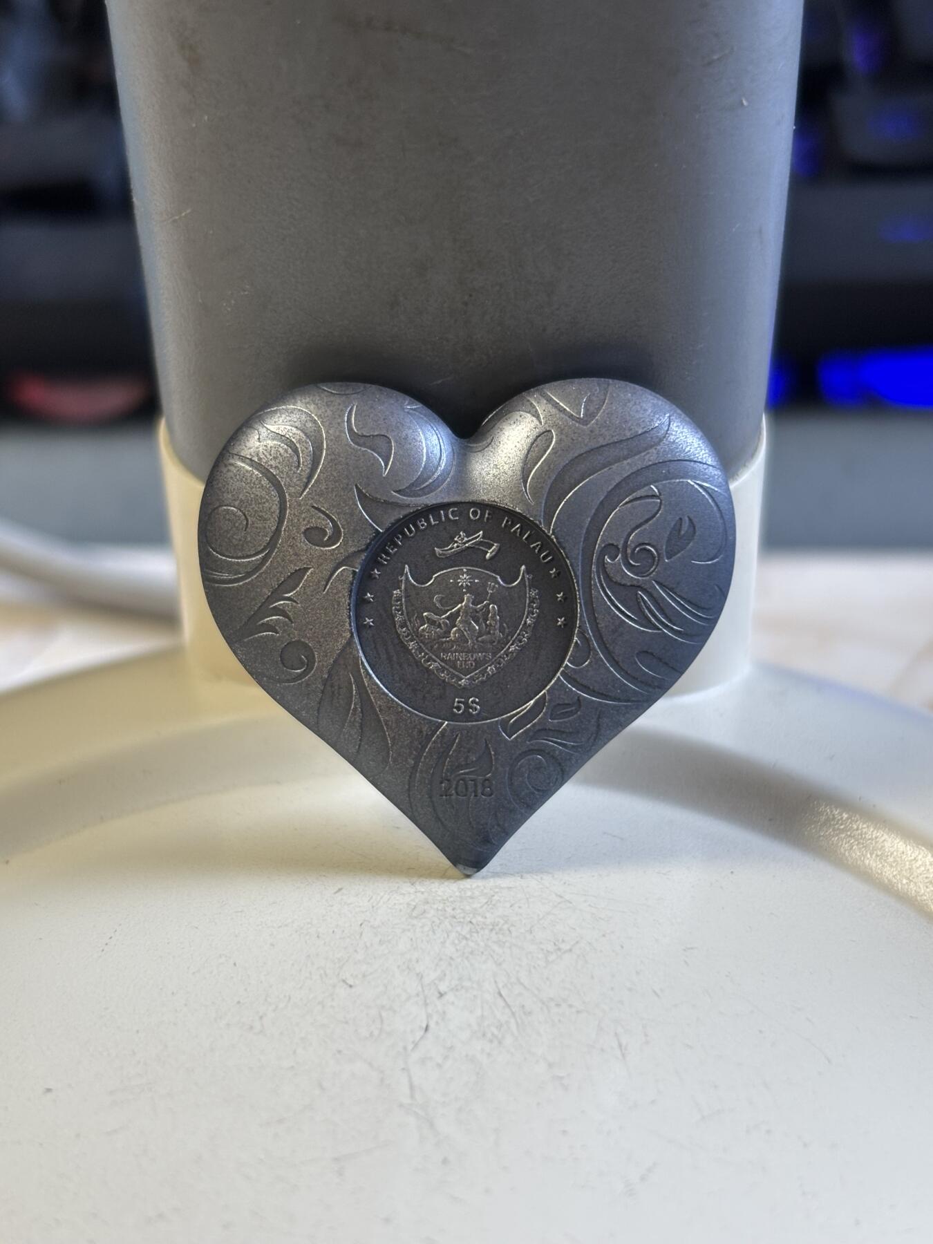 第193期拍卖 帕劳2018年仿古1盎司爱心纪念银币，999银，发行2500枚