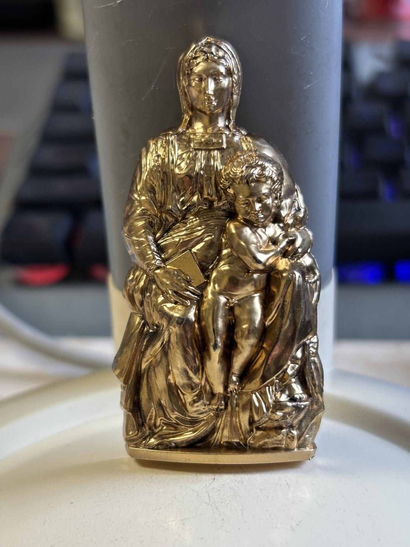 第193期拍卖 库克2020年圣母麦当娜和圣子3盎司立体镀金银币，999银，发行501枚