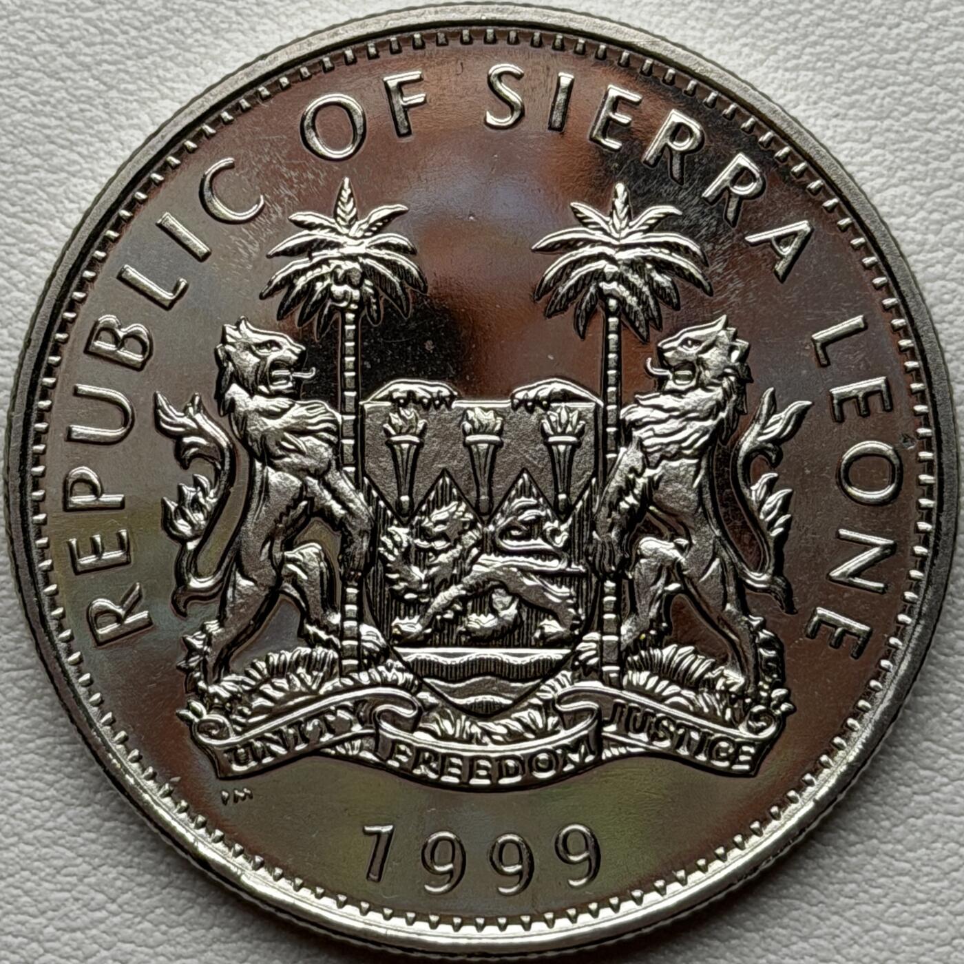 ＜星葵🌻钱币社＞硬币场·第71期·3月10日发货 塞拉利昂1999年中国·铜战车1元克朗型纪念币