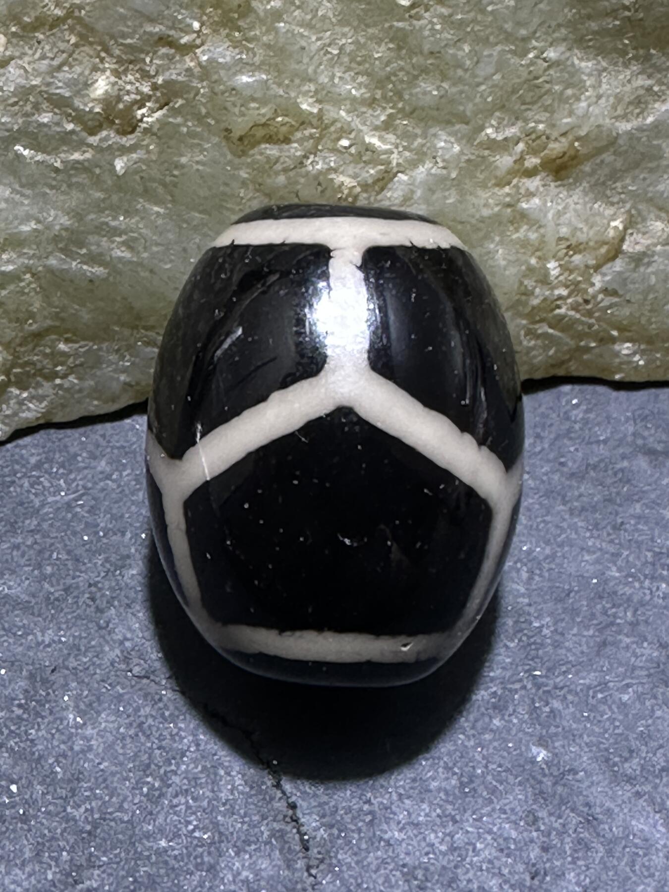 仅此一颗，精品藏传龟甲玛瑙天珠一颗