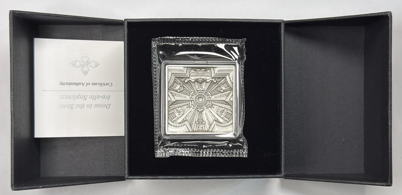 S&S Numismatic世界钱币-拍卖 第121期  萨摩亚2021年 睿智圣伊夫教堂（意大利）10元3D阴雕仿古方形银币 100克999银  发行量：999枚 盒证齐全