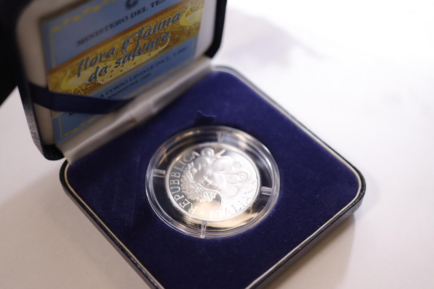 观钱近现代机制币拍卖No.003  意大利 1994 年 “动植物保护” 1000 里拉纪念银币