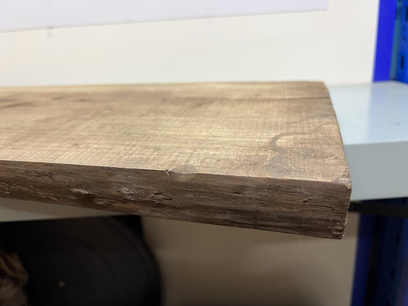 零元拍：NO.39 金丝楠黄料做干泡台，无需打磨就已经金光闪闪。满金丝药香，尺寸约：67.5/26/3CM。