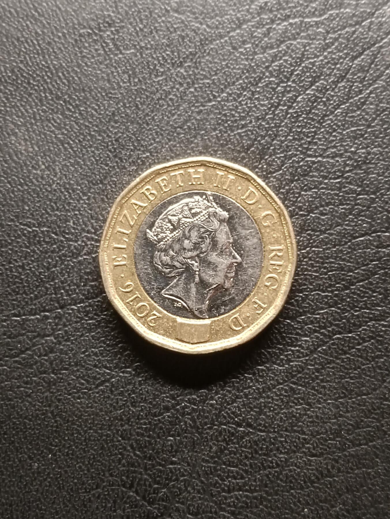 荟藏特别场次第六期——“社长的钢镚堆” 英国2016年双色版1镑