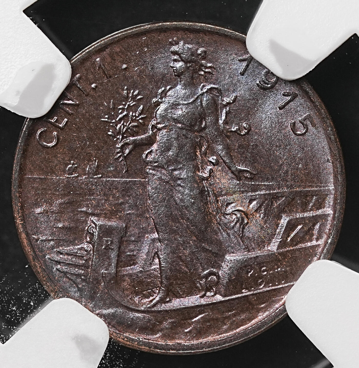 修遠堂世界钱币第106期，请看参拍说明 NGC MS64BN 1915年意大利1分铜币