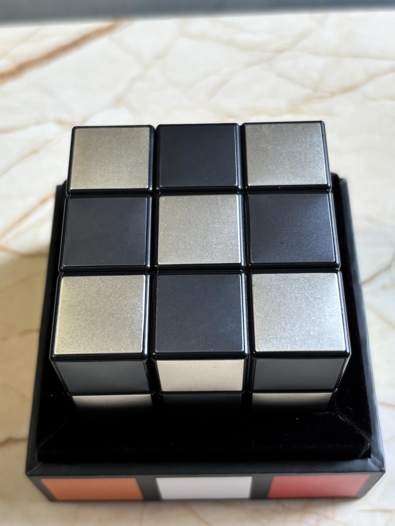 第193期拍卖 纽埃2024年魔方2盎司异形纪念银币，999银，发行499枚