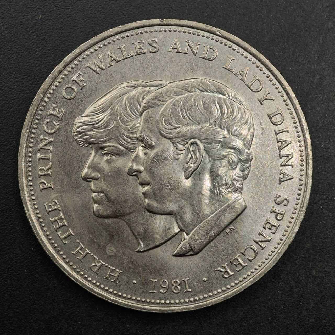 【淘币小摊】实时拍第八百七十七拍   散币场    每周一统一发货 英国1981年戴安娜王妃克朗纪念币