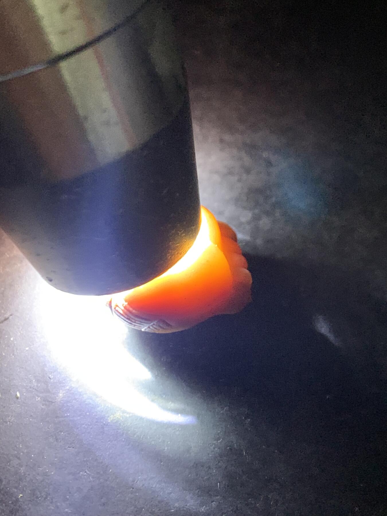 精美亚光盐源玛瑙手工雕刻“知足常乐”吊坠一颗