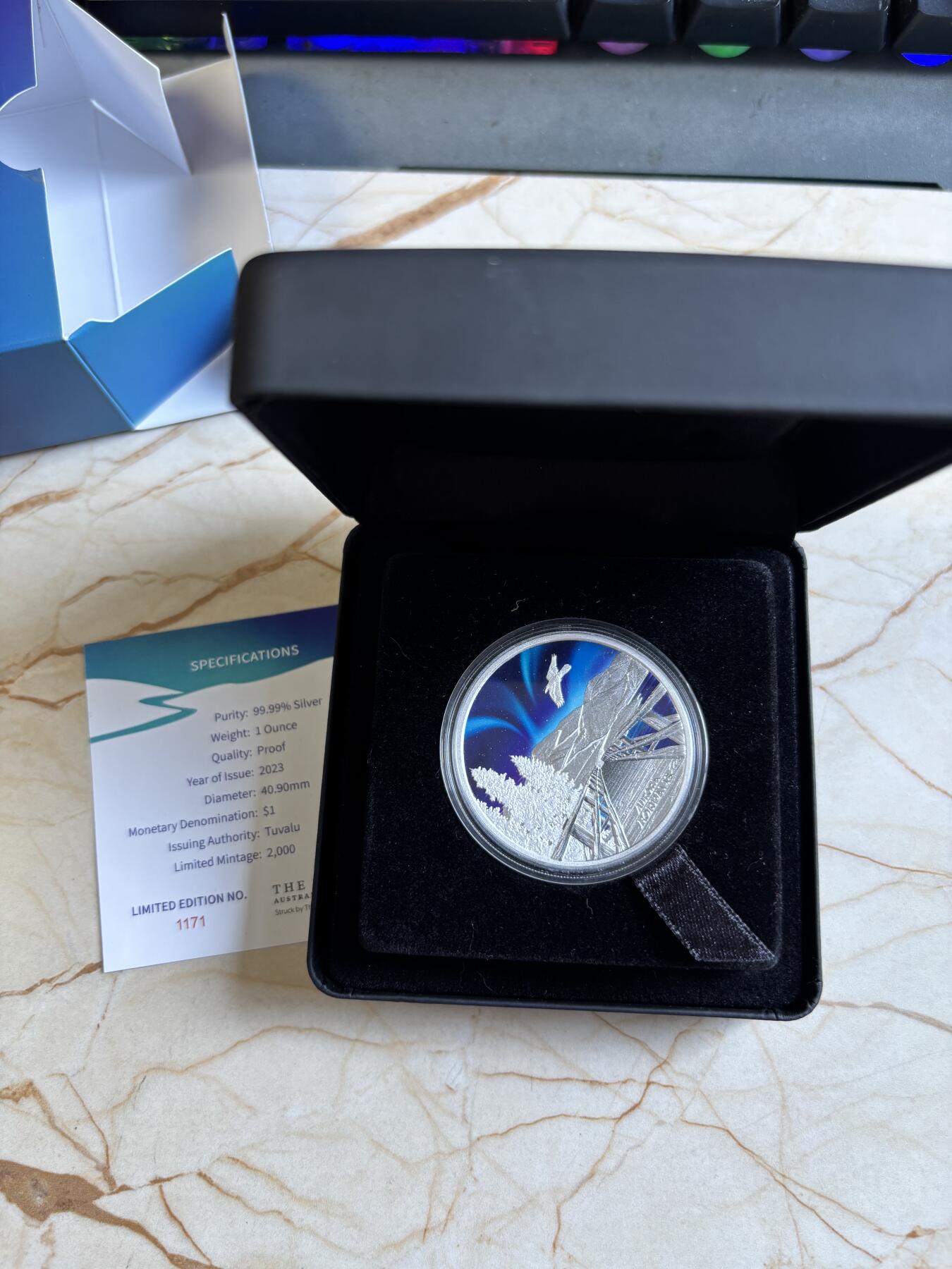 第193期拍卖 图瓦卢2023年极光系列北半球风光1盎司纪念彩银币，999银，发行2000枚