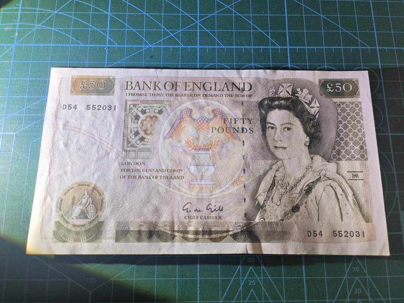 世界靓号纸钞第八十二期 1981年英国英格兰银行50镑 D序列英镑 品相如图