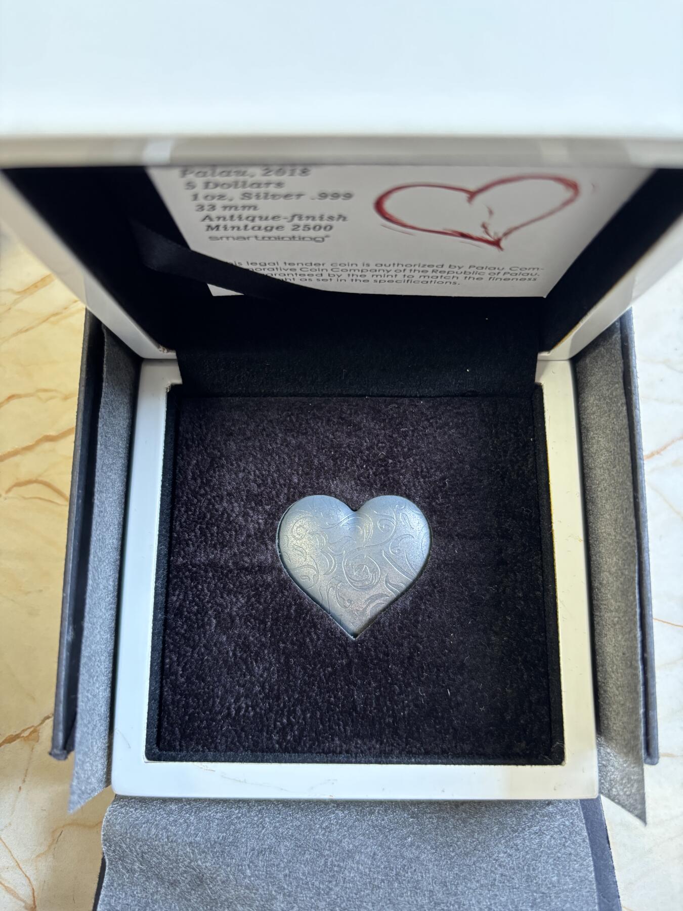 第193期拍卖 帕劳2018年仿古1盎司爱心纪念银币，999银，发行2500枚