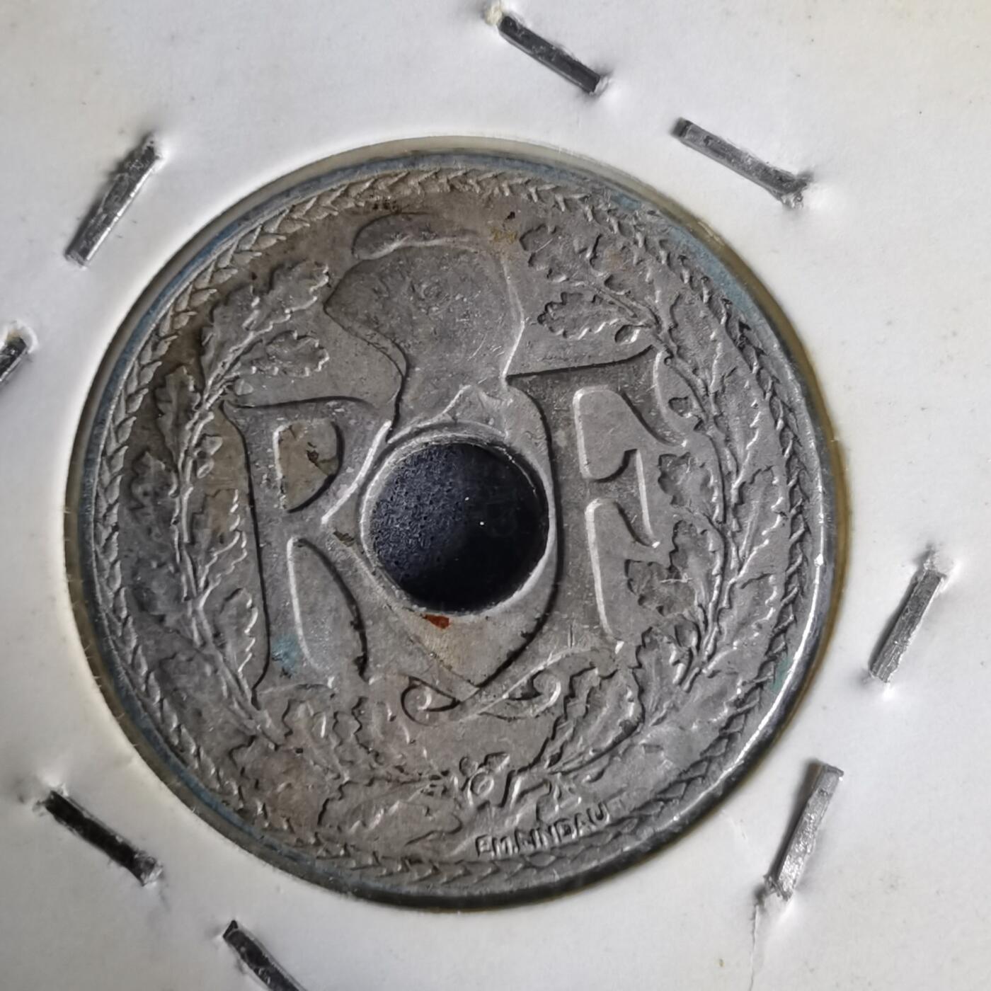 沼泽如烟--第1014场 法国1927年25分