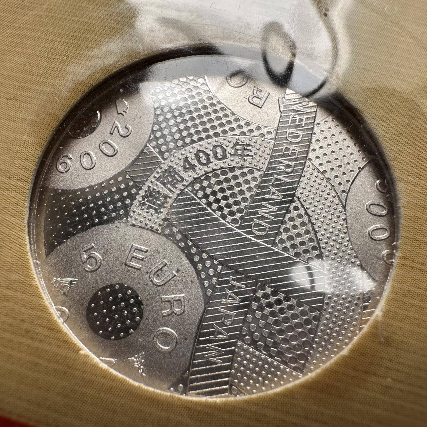 🌹外币初藏🌹🐯2026年第26场  各国纪念币专场 每周二四六晚8️⃣点 接代拍 荷兰2009年荷日贸易400年5欧元镀银纪念币，直径33mm，重10.5g，