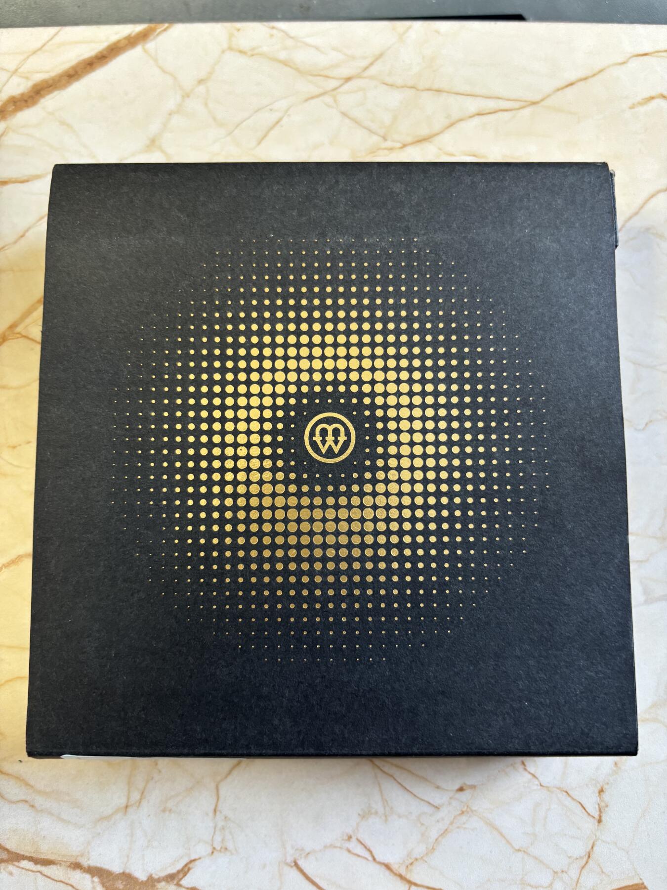 第193期拍卖 喀麦隆2024年自然之美系列金凤蝶彩色精制纪念银币,999银，发行555枚，17.5克，