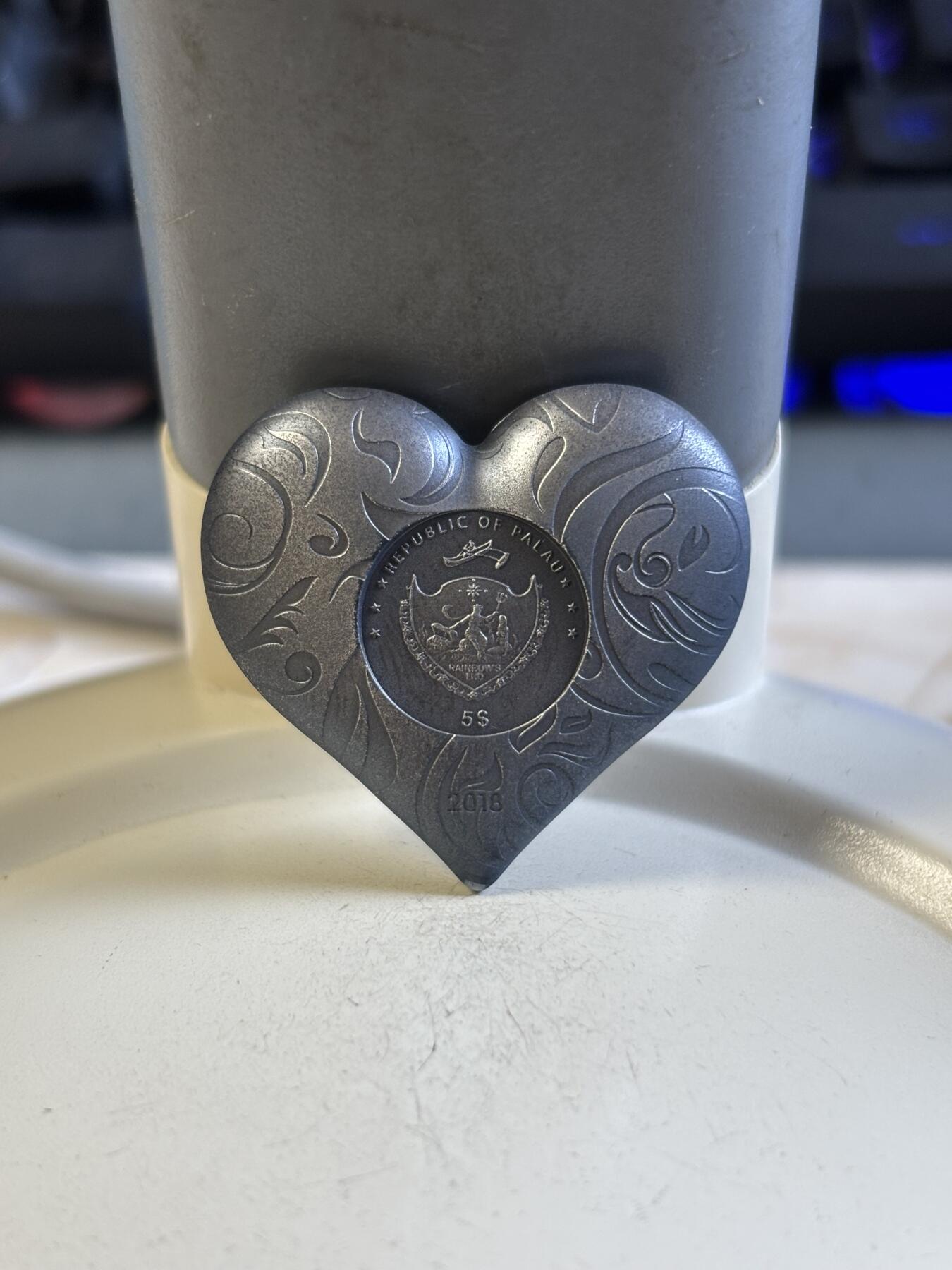 第193期拍卖 帕劳2018年仿古1盎司爱心纪念银币，999银，发行2500枚