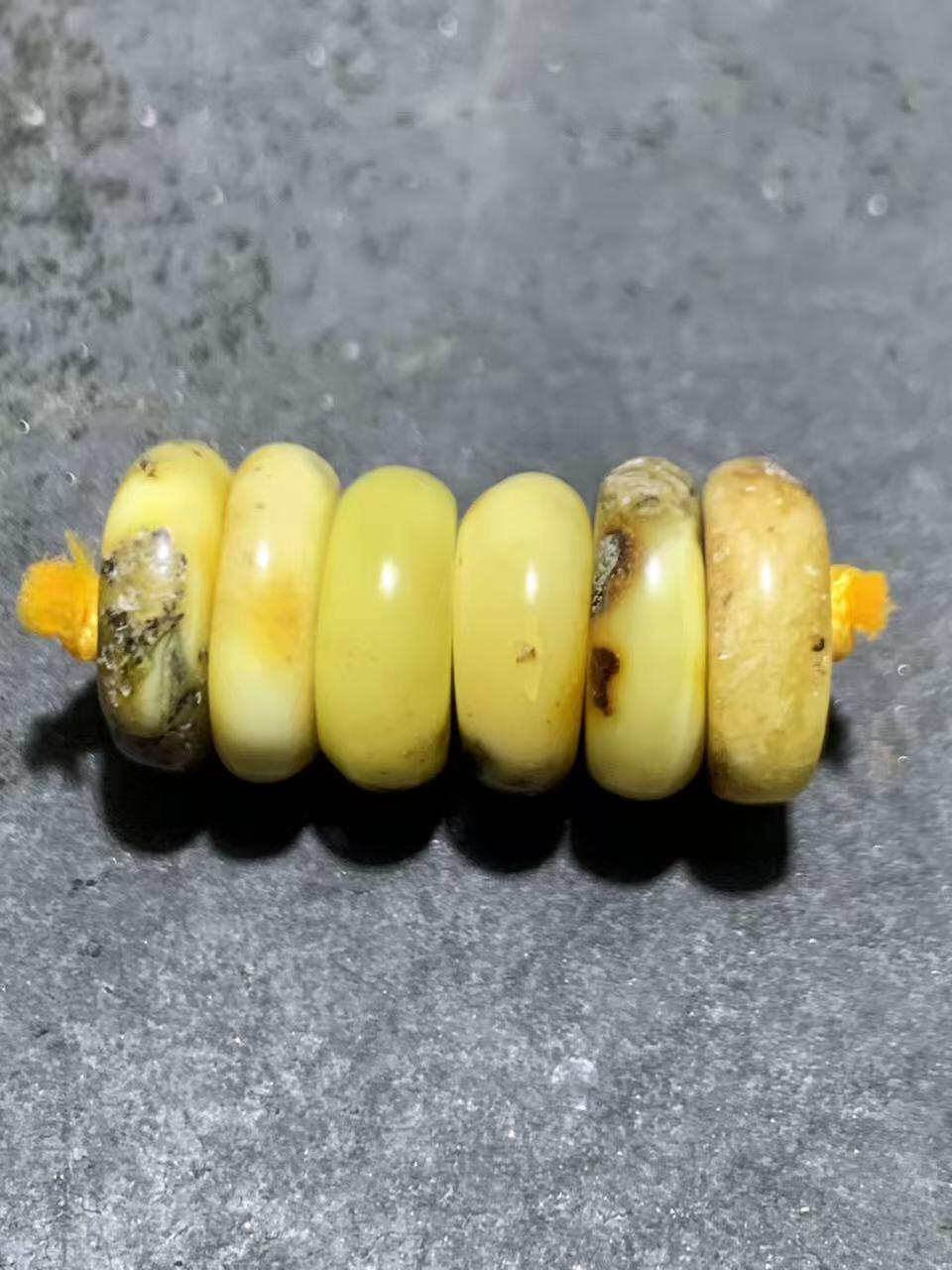 天然乌克兰蜜蜡随形通货隔片一组，